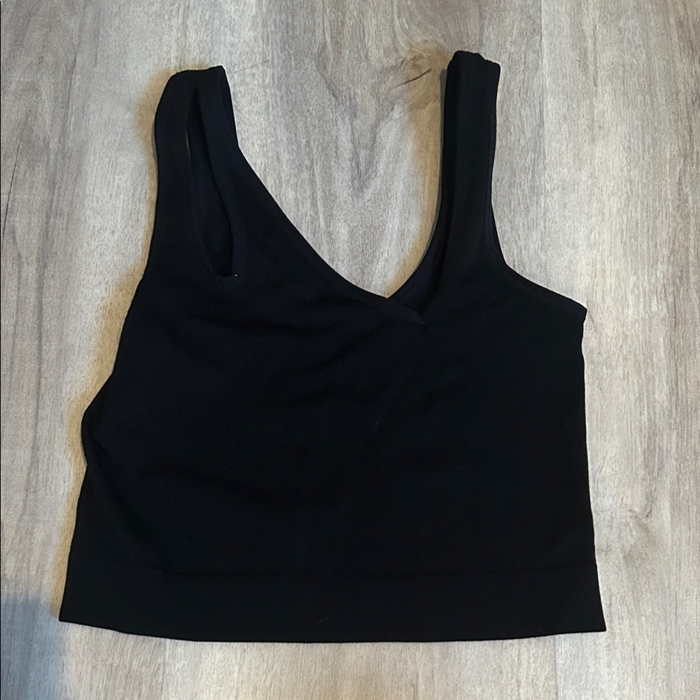 Colsie Black V-Neck Top